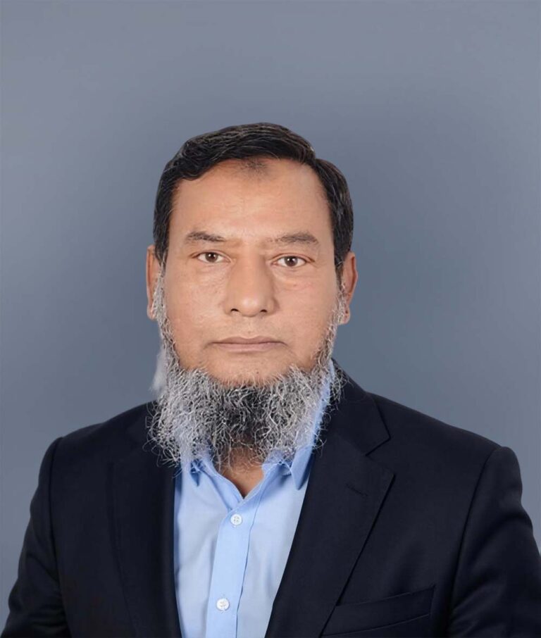 Managing Director 768x906